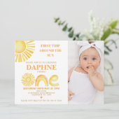 Foto geel Eerste reis rond de 1e verjaardag van de Kaart (Staand voorkant)