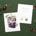 Foto geometrisch goud QR business kerstkaart<br><div class="desc">Vier het seizoen in stijl met deze moderne en elegante kerstkaart, met een faux-gouden geometrische foto-lijst versierd met feestelijke dennentakken en kegels. De voorkant toont een chique handgeschreven 'Happy Holidays'-groet, perfect voor het overbrengen van warme wensen. Personaliseer de kaart met uw zakelijke logo, een foto en naam om een professioneel...</div>