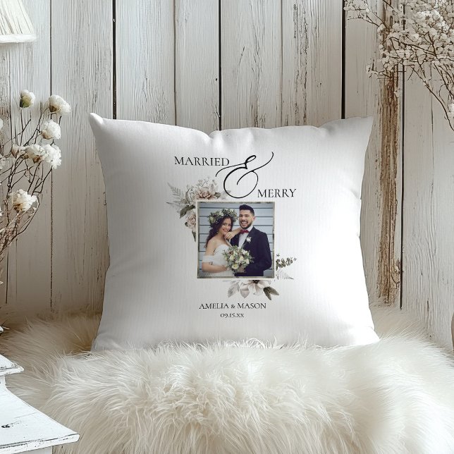 Foto Getrouwd & Vrolijk Bloemen Waterverf Kerst Kussen (Photo Married & Merry Floral Watercolor First Christmas Together Throw Pillow)