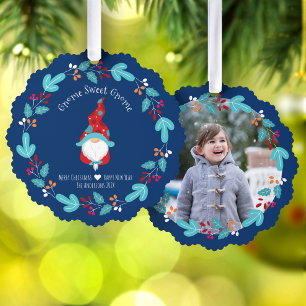 Foto Gnome Sweet Gnome Elf Floral WreatBlue Ornament Kaart