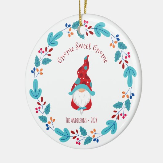 Foto Gnome Sweet Gnome Schattigee Elf Bloemenkrans Keramisch Ornament (Links)