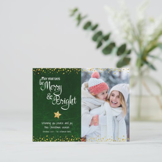 Foto Groen Merry Bright Script Gold Star Glitter Feestdagenkaart (Staand voorkant)
