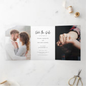 Foto Hand-Lettered Wedding Save the Date Drieluik Aankondiging (Binnen)