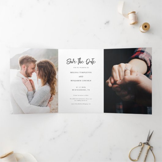 Foto Hand-Lettered Wedding Save the Date Drieluik Aankondiging (Binnen)