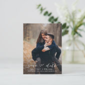 Foto Handgeschreven Minimal White Bewaar de datum Aankondigingskaart (Staand voorkant)