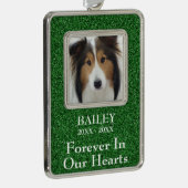 Foto Herdenkings groene glitters hond Verzilverd Omlijst Ornament (Rechts)