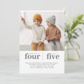 Foto: Joint First Birthday Invitation Kaart (Staand voorkant)