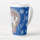 Foto Kerstmis Blauw Schattige rendier Wit Script Latte Mok (Rechterhoek)