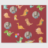 Foto-Klaar Moppige Dino's op Donkerrood Cadeaupapier (Vlak)