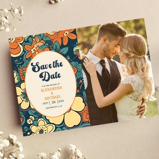 Foto Kleurrijke Groovy Retro 70s Bloemenbruiloft Save The Date