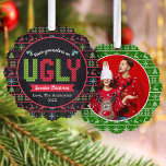 Foto Lelijke trui Kerst Chalkboard Vakantie Ornament Kaart<br><div class="desc">"Heb zelf een lelijke trui kerst." Vier het vakantieseizoen in "stijl" met deze unieke, leuke keepsake papieren ornament kaart! Schattigee, grillige bomen, rendieren, ornamenten en speelse "trui" typografie in rood, groen en aqua blauw, bedekken een krijtbordachtergrond op de voorkant. Je aangepaste foto staat op de achterkant. Pas aan met jouw...</div>