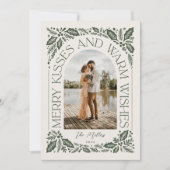 Foto Merry Kisses en Warm Wishes Berry Arch Feestdagenkaart (Voorkant)