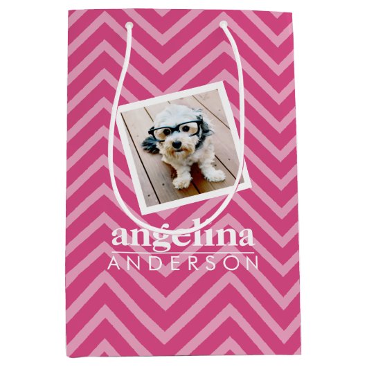 Foto met Chevron Pattern en aangepaste naam Medium Cadeauzakje (Voorkant)