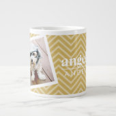 Foto met Gold Chevron Pattern en aangepaste naam Grote Koffiekop (Voorkant)