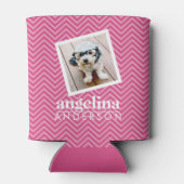 Foto met Hot Pink Chevron Pattern Aangepaste naam Blikjeskoeler (Achterkant)