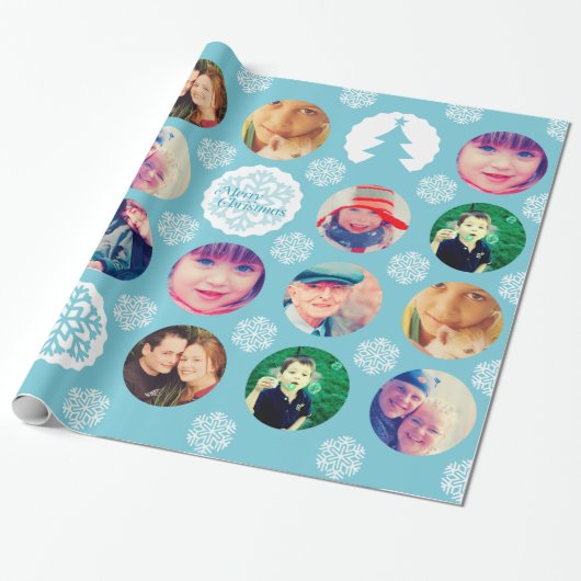 Foto met kerstcadeautje met rode kerstcadeaus cadeaupapier (Uitgerold)