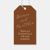 Foto Minimalistisch Script Terracotta bruiloft gun Cadeaulabel (Voorkant)