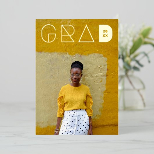 Foto modern Afstudeerder Letter Gold Foil Afstuder Folie Uitnodiging (Staand Voorkant)