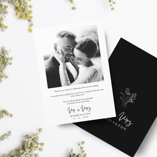 Foto Modern Typography MR & MRS Wedding Bouquet Bedankkaart