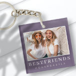 Foto Moderne beste vrienden BFF Sleutelhanger<br><div class="desc">Het ontwerp bestaat uit een leuke en speelse typografie met een sans serif- en serif-lettertype. Voeg een douanefoto toe.</div>