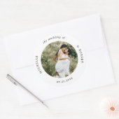 foto monogram elegante bruiloft ronde sticker (Envelop)