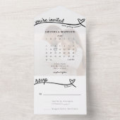 Foto Monogram Hartlijn Witte Kalender Bruiloft All In One Uitnodiging (Binnen)