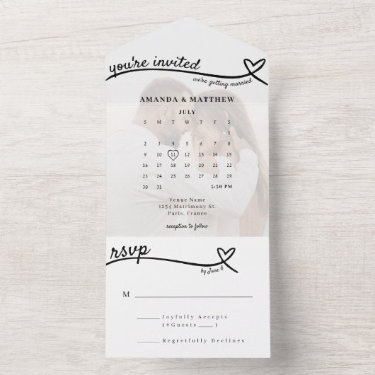 Foto Monogram Hartlijn Witte Kalender Bruiloft All In One Uitnodiging (Binnen)