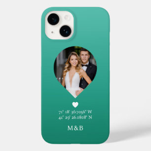 Foto: Monogram Romantic Heart Coodinates Modern Case-Mate iPhone 14 Hoesje