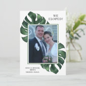 Foto Monstera We zijn weggelopen Huwelijksaankondi Kaart (Staand voorkant)