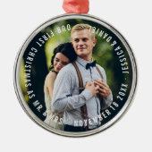 Foto "Onze eerste kerst" Passen getrouwd Metalen Ornament (Voorkant)