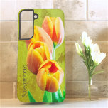 Foto Oranje Tulip FlowersTemplate Text Samsung Galaxy Hoesje<br><div class="desc">Dit ontwerp is voorzien van een close-up bloemenfoto van  sinaasappels tulpen met gele rand. Personaliseer het veld sjabloon,  verwijder de tekst of bewerk de tekst met het ontwerpgereedschap om een lettertypestijl,  -grootte en -kleur te selecteren die u verkiest.</div>