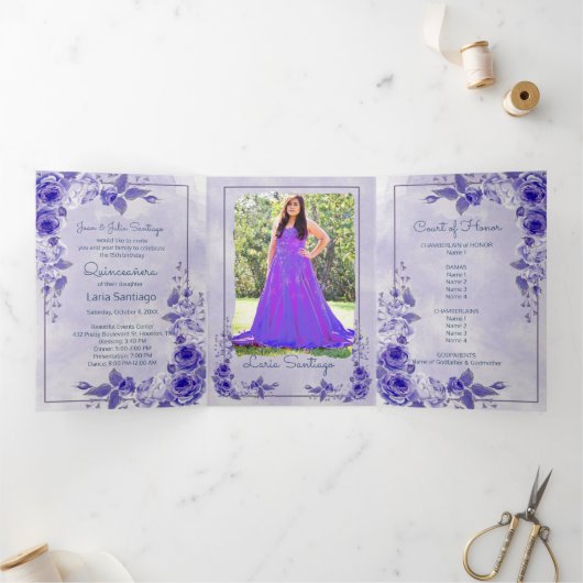 Foto: Paarse lavender Rozen Quinceanera Drieluik Uitnodiging (Binnen)