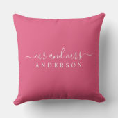 Foto Pas getrouwd de heer Mrs Hot Pink Monogram Kussen (Achterkant)