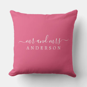 Foto Pas getrouwd de heer Mrs Hot Pink Monogram Kussen