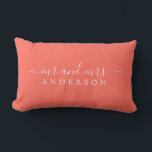 Foto Pas getrouwd de heer Mrs. Tropical Coral Mono Kussen<br><div class="desc">Een moderne monogrammaticale koraalkussen met de tekst Mr en Mrs. in een wit elegant script. Voeg gewoon je getrouwde naam toe. De kleur levend koraal wordt gebruikt voor dit stijlvolle ontwerp. Perfect luxe cadeau voor het pas gehuwde koppel. Exclusief voor u ontworpen door Happy Dolphin Studio. Neem contact met ons...</div>