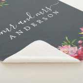 Foto Pas getrouwd de heer Pink Floral Monogram Sherpa Deken (3/4)