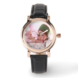 Foto pasgeboren baby meisje horloge