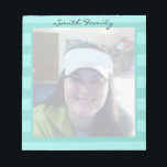 Foto Persoonlijke familienaam Notitieblok<br><div class="desc">Eén vierkante foto uploadt. Eenvoudig te gebruiken sjabloon. Typ gewoon je eigen familienaam om het zelf te maken. Het ontwerp van de Kleurenband met andere beschikbare kleuren. Ideaal voor aangepaste kantoor,  school of persoonlijke kantoorbenodigdheden.</div>