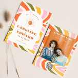 Foto Rainbow Wavy Groovy Bewaar de datum Qr-code Save The Date<br><div class="desc">Foto gebrand Sinaasappel Sun Retro Boho Save the Date Qr Code</div>