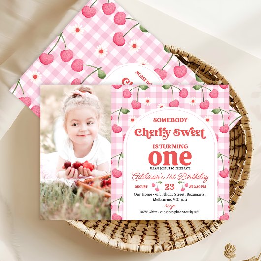 Foto Red Someone Cherry Sweet Birthday Invitation Kaart