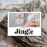 Foto Retro Baby Zwangerschapsaankondiging Feestdagenkaart<br><div class="desc">Deel uw vreugdevolle nieuws met een vleugje feestelijke charme met behulp van onze Photo Christmas zwangerschapsaankondiging. Deze prachtige kaart is voorzien van een persoonlijke foto, prachtig ingelijst om uw groeiende gezin te laten zien. Het ontwerp bevat feestelijke elementen zoals kerstbomen, sneeuwvlokken of vakantieaccenten, samen met een hartverwarmende boodschap die uw...</div>