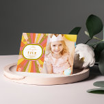 Foto Retro Groovy 70's Theme Kids Verjaardag Kaart<br><div class="desc">Breng uw gasten naar een tijdloos tijdperk van elegantie met onze Retro. Deze uitnodiging is niet zomaar een aankondiging; het is een meesterwerk dat retro charme naadloos combineert met een vleugje moderne gratie. De bloemmotieven, versierd met tinten van roze en goud, brengen een flair naar de verjaardagsviering van uw kind,...</div>