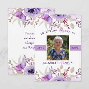 Foto rouwbetuiging herdenking paarse bloemen notitiekaartje