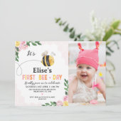 Foto Roze gele bij eerste bijendag 1e verjaardag Kaart (Staand voorkant)