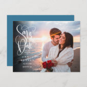 Foto Save the Date Elegante Witte Script Modern Aankondigingskaart (Voorkant / Achterkant)