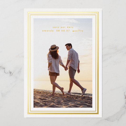 Foto Sla de datum op Minimal Elegant lijsten Gold Folie Uitnodiging (Voorkant)