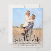 Foto Sla de datumkaarten op, Black Rustic Script Save The Date (Voorkant)