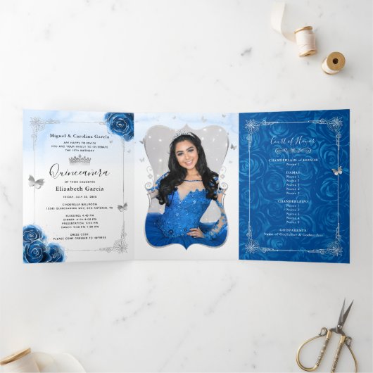 Foto Spaans Zilver Royal Blue Quinceanera Drieluik Uitnodiging (Binnen)