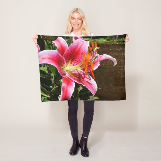 Foto Stargazer Lily Fleece Deken (In situ)