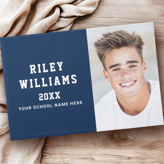 Foto student afstuderen afstuderen donkerblauw gastenboek